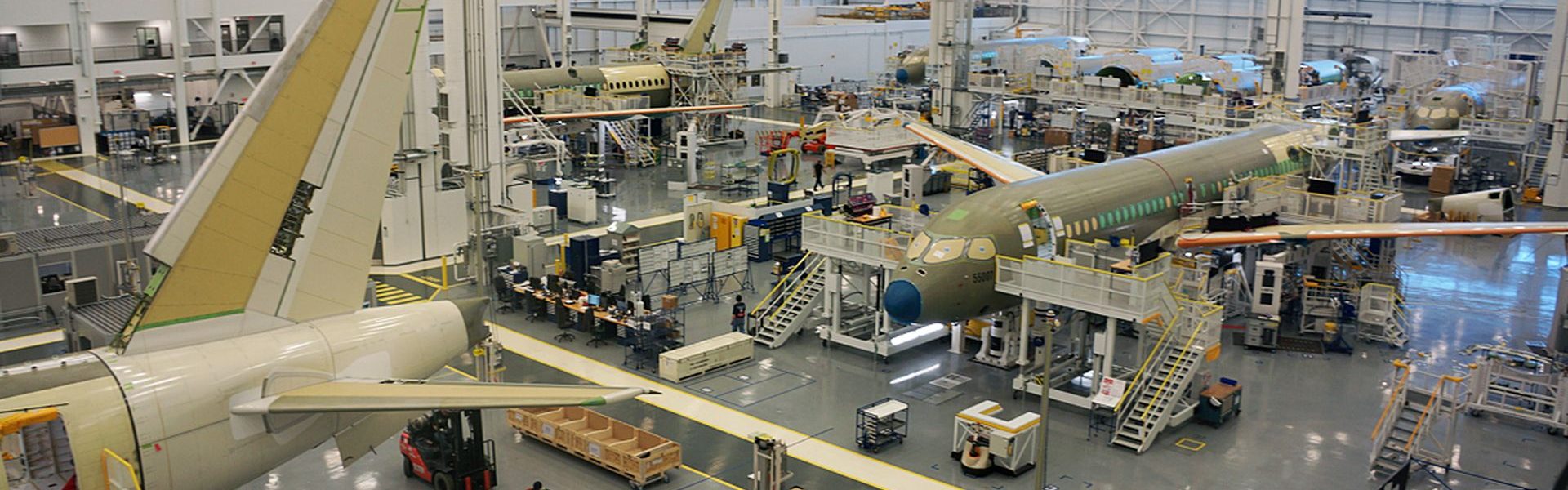 CSeries-Mirabel-assembly-line-c-1920x600